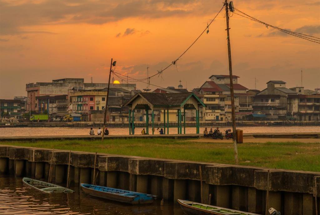 Gajahmada Avara Boutique Hotel Pontianak Exterior photo